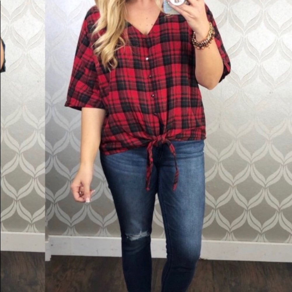 •SOLD• Plaid Knot Front Top